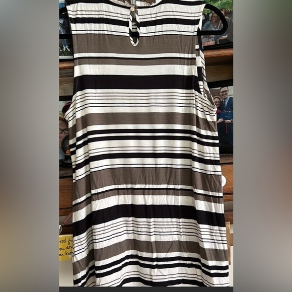 CATO Striped Knit Tank, High neck with ruffle detail, Sz Large, GUC. - Picture 4 of 4